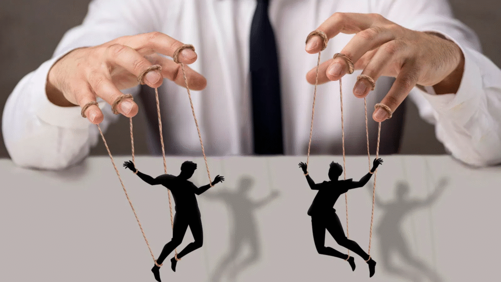 Psikologi Manipulasi Hati-hati Tertipu! 6 Trik yang Sering Digunakan untuk Mengendalikan Pikiran Kamu 3 Psikologi Manipulasi: Hati-hati Tertipu! 6 Trik yang Sering Digunakan untuk Mengendalikan Pikiran Kamu