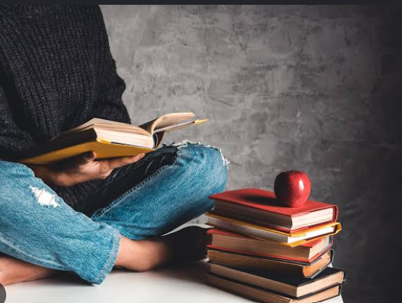 Ciri-Ciri Introvert Dilihat dari Judul Buku yang Sering Dibaca, Kamu Termasuk?